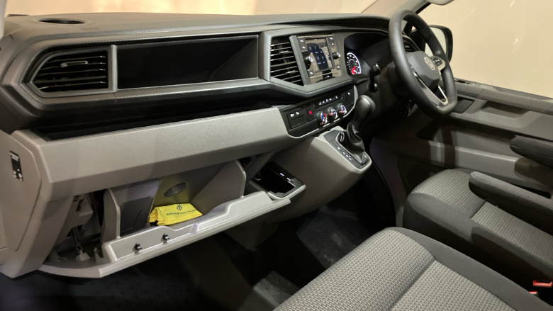 Volkswagen Transporter T32 Lwb Diesel 2.0 TDI 150 Highline Kombi Van DSG